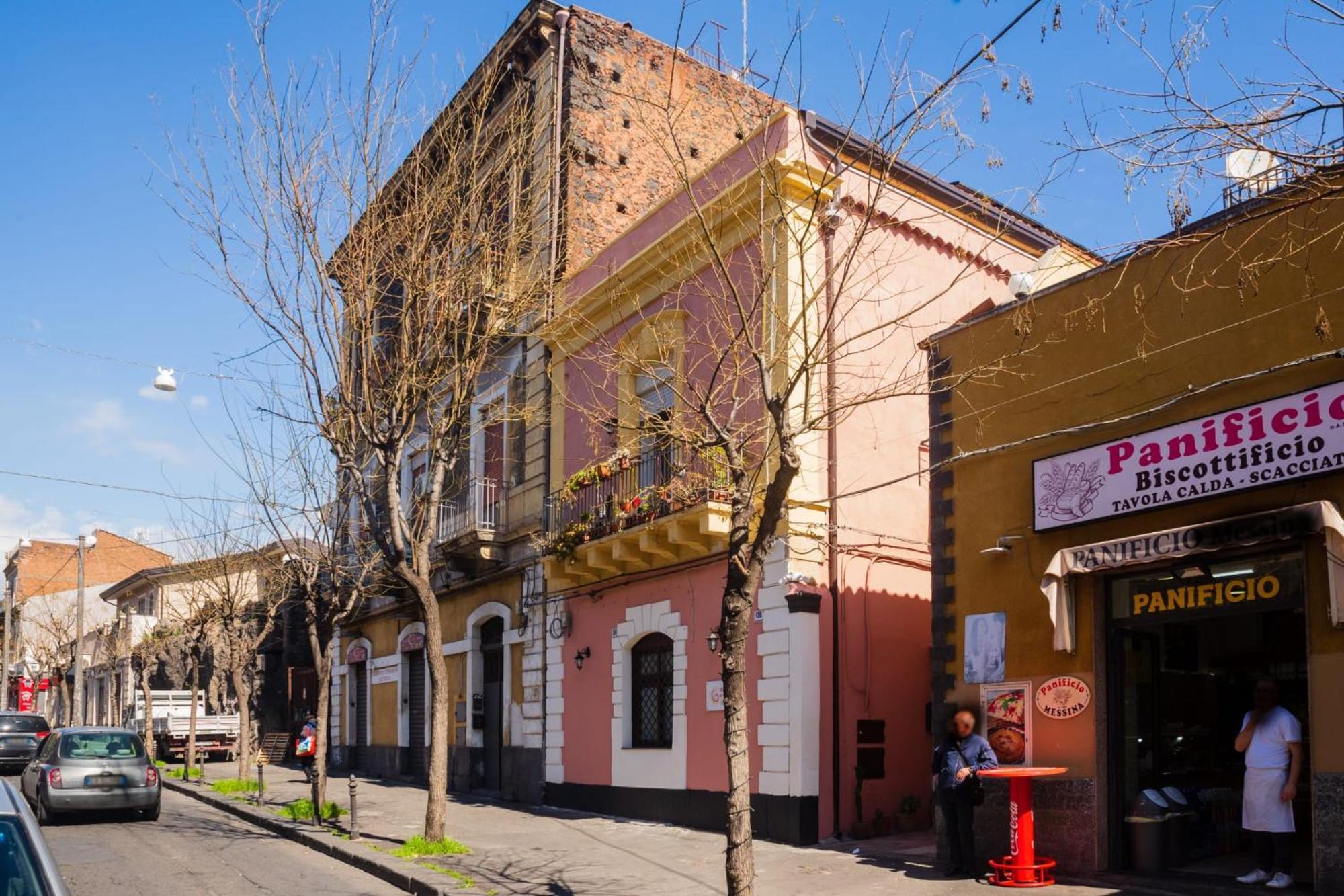 Il Sole Nel Cuore Катания Экстерьер фото