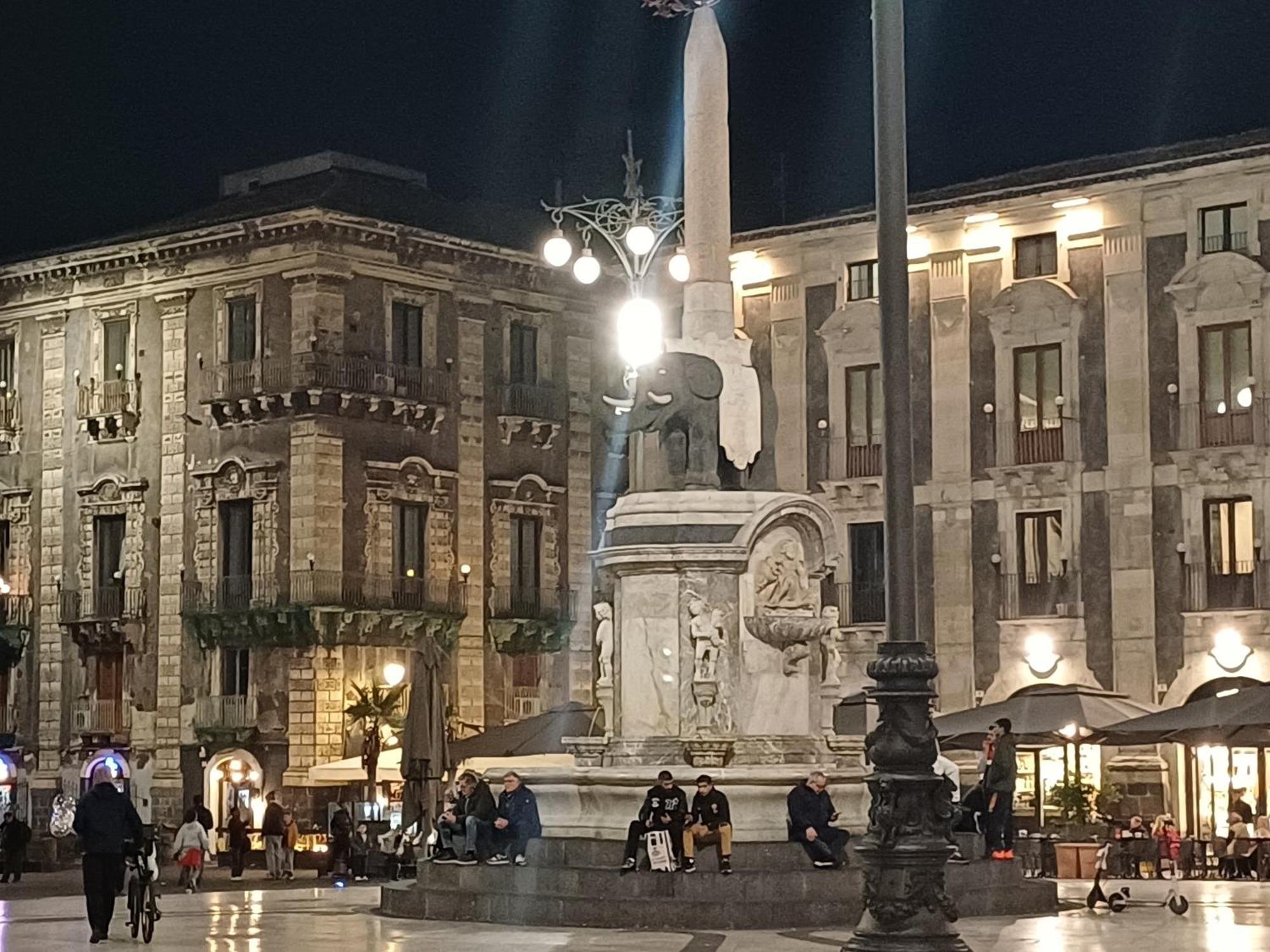 Il Sole Nel Cuore Катания Экстерьер фото